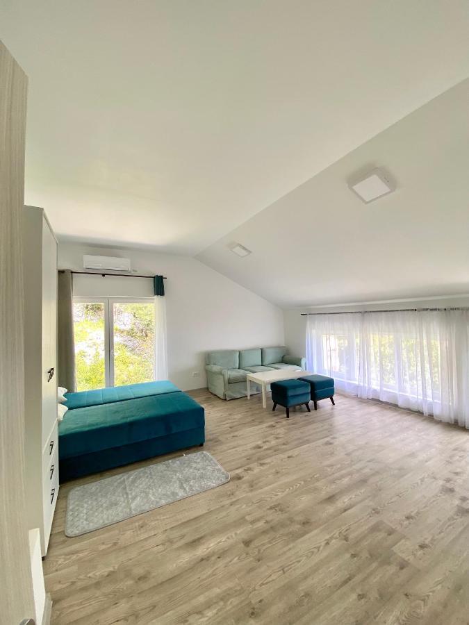 Apartments Lav Kotor Bagian luar foto